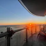 New Superior Lakeview Luxury 3-Bedroom Suite On 48 Floor