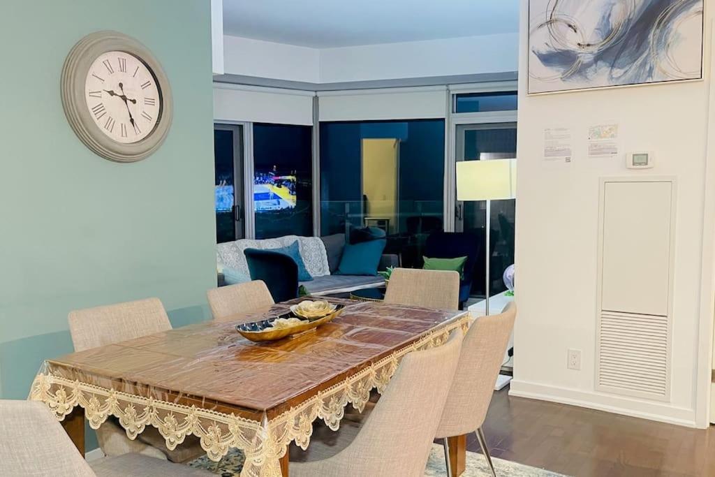 New Superior Lakeview Luxury 3-bedroom On 48 Floor Apartment