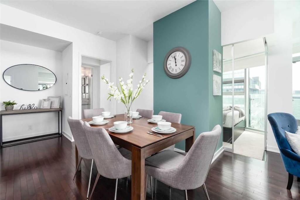 New Superior Lakeview Luxury 3-bedroom On 48 Floor Apartment *
