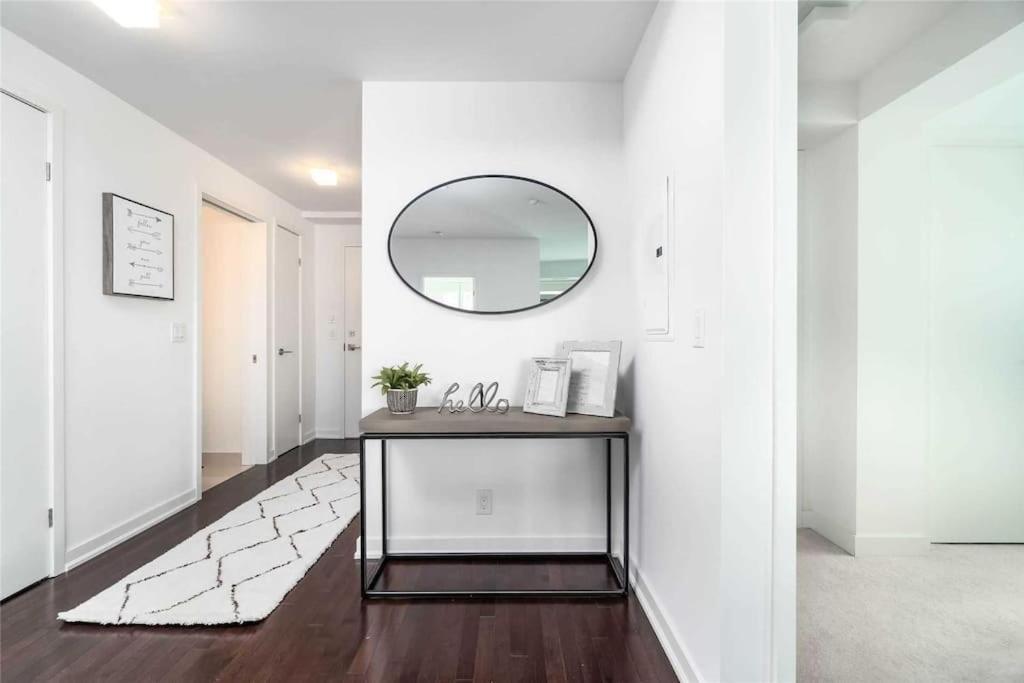 New Superior Lakeview Luxury 3-bedroom On 48 Floor * Toronto