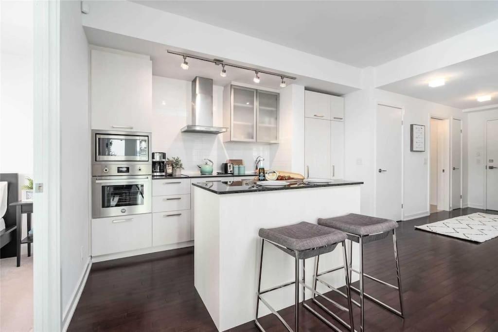 Apartment New Superior Lakeview Luxury 3-bedroom On 48 Floor