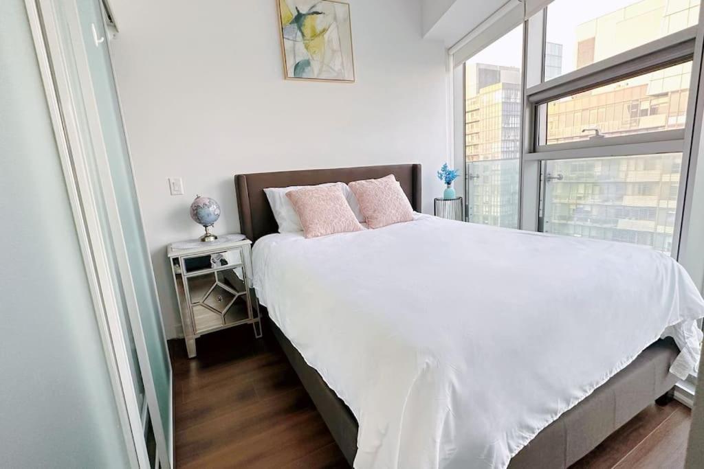 New Superior Lakeview Luxury 3-bedroom On 48 Floor