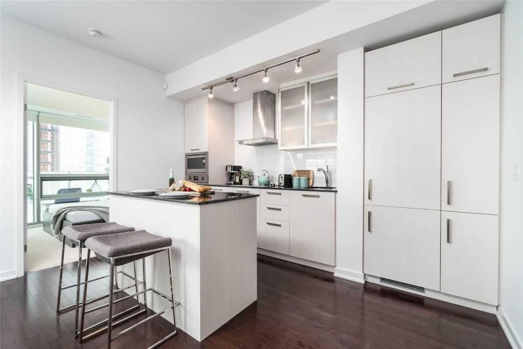 Apartment New Superior Lakeview Luxury 3-bedroom On 48 Floor