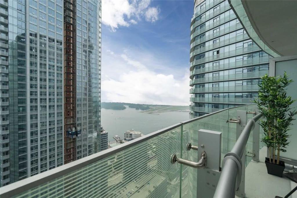 New Superior Lakeview Luxury 3-bedroom On 48 Floor