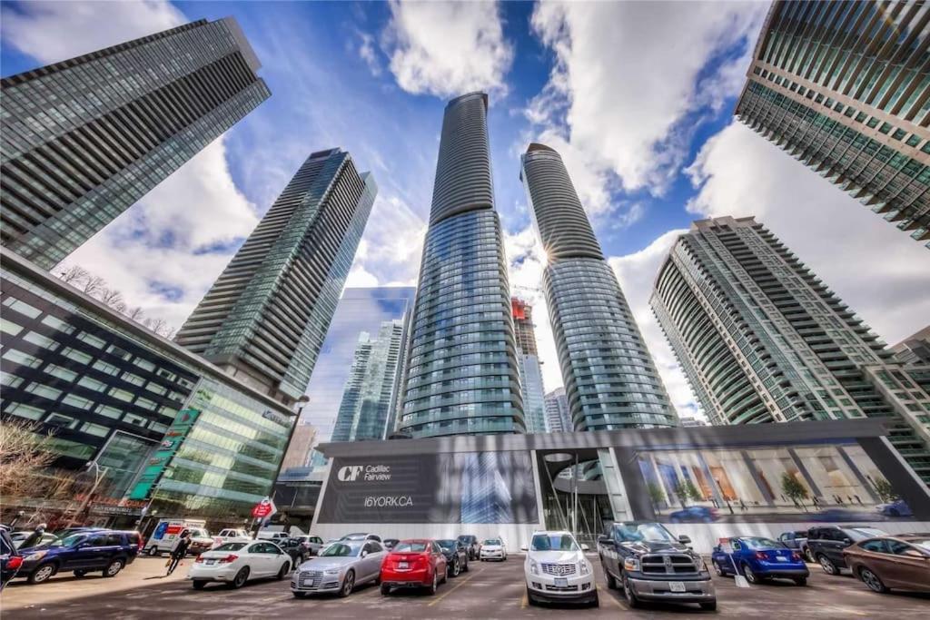New Superior Lakeview Luxury 3-bedroom On 48 Floor Apartment