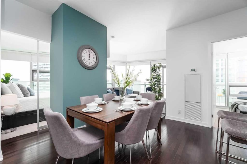 New Superior Lakeview Luxury 3-bedroom On 48 Floor Apartment *