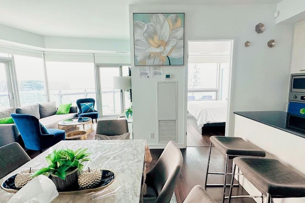 New Superior Lakeview Luxury 3-bedroom On 48 Floor *