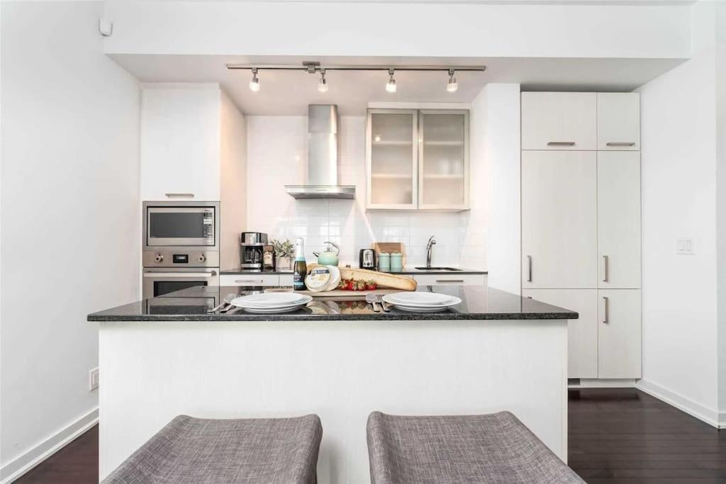 New Superior Lakeview Luxury 3-bedroom On 48 Floor *