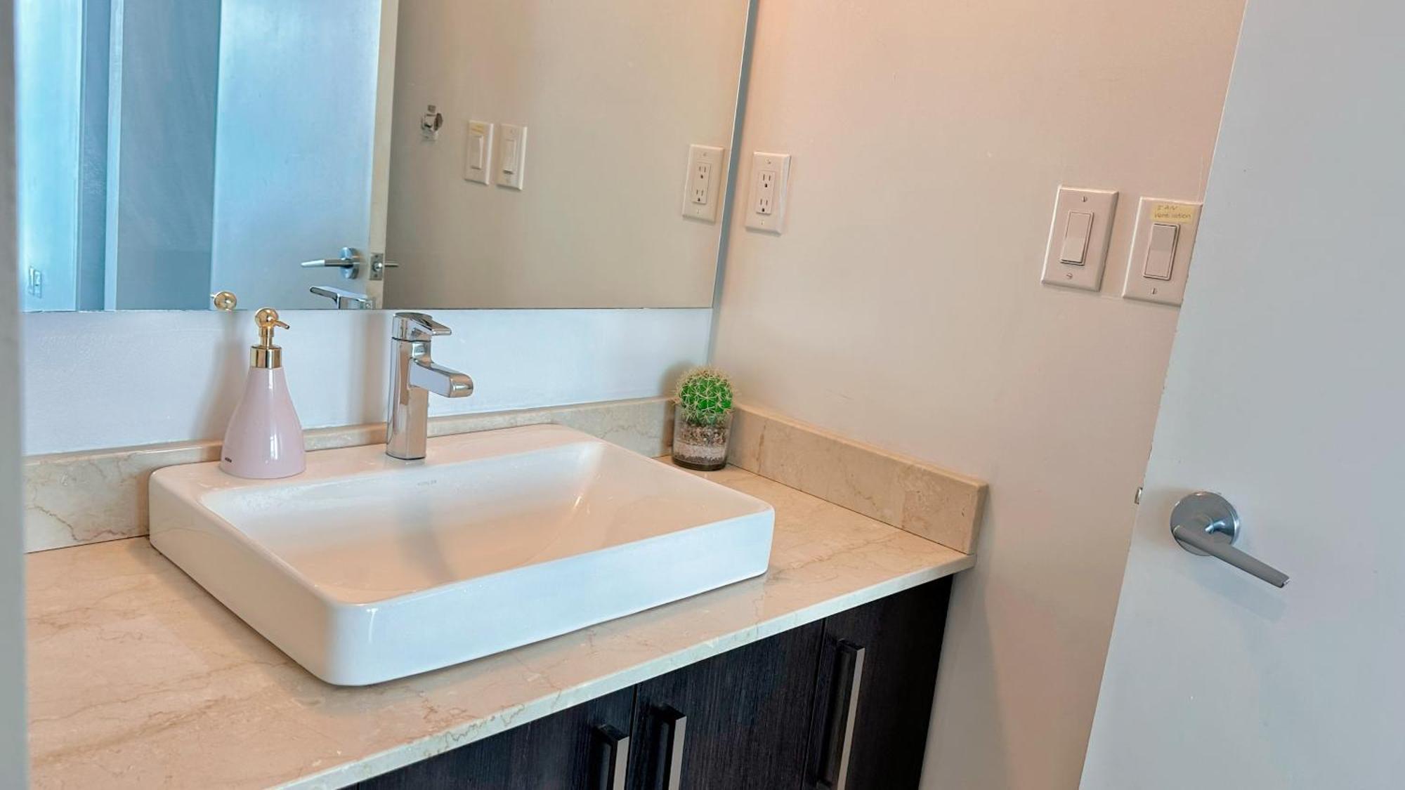 Apartment New Superior Lakeview Luxury 3-bedroom On 48 Floor