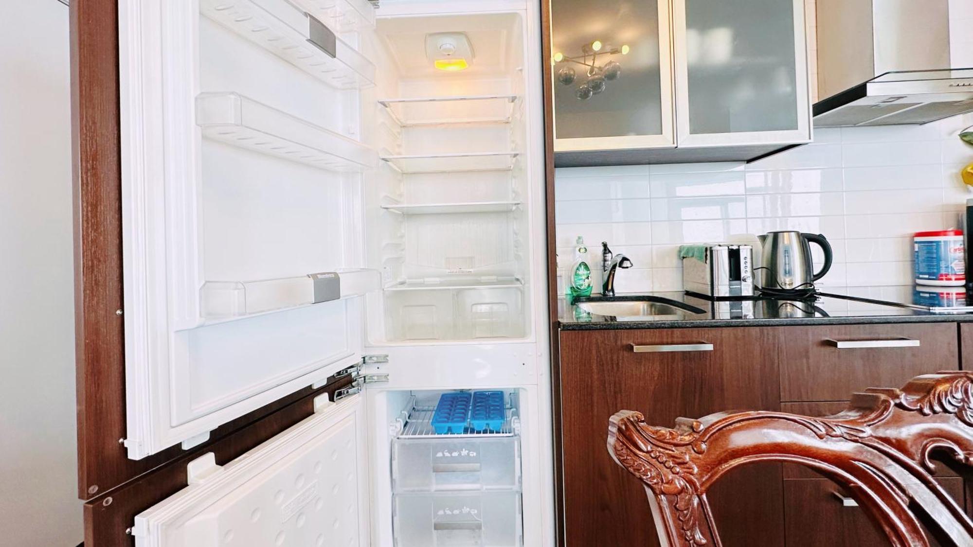 New Superior Lakeview Luxury 3-bedroom On 48 Floor Apartment *
